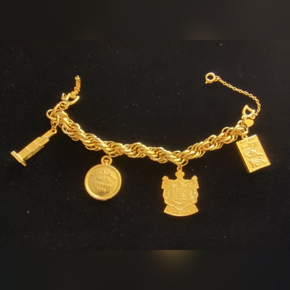 VINTAGE SEARS N ROEBUCK Charm Bracelet